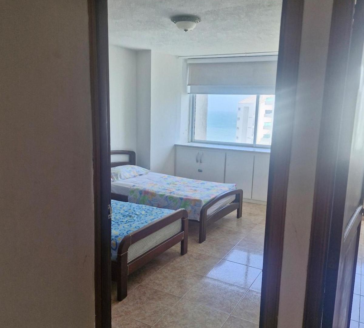 Beautiful And Spacious With Ocean Views *