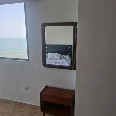 Beautiful And Spacious With Ocean Views Apartamento *