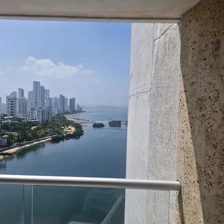 Beautiful And Spacious With Ocean Views *