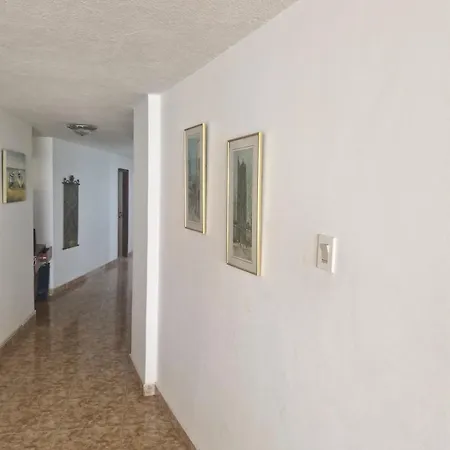 Beautiful And Spacious With Ocean Views
