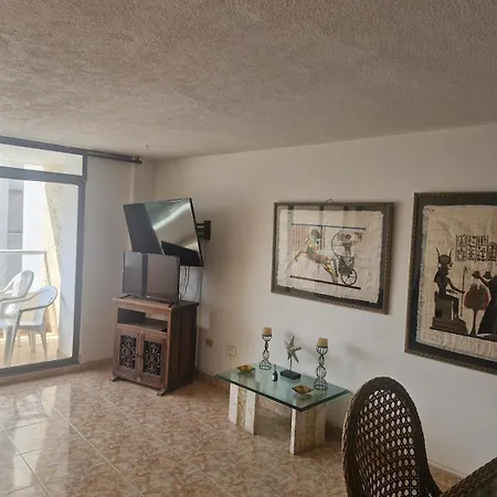 Beautiful And Spacious With Ocean Views *
