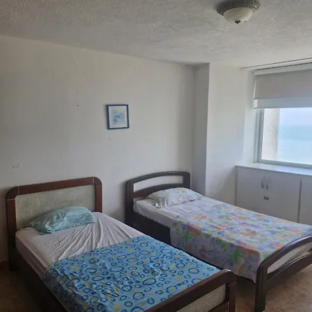 Beautiful And Spacious With Ocean Views Apartamento *